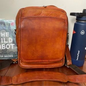 Piel leather Traveler’s carry-all bag